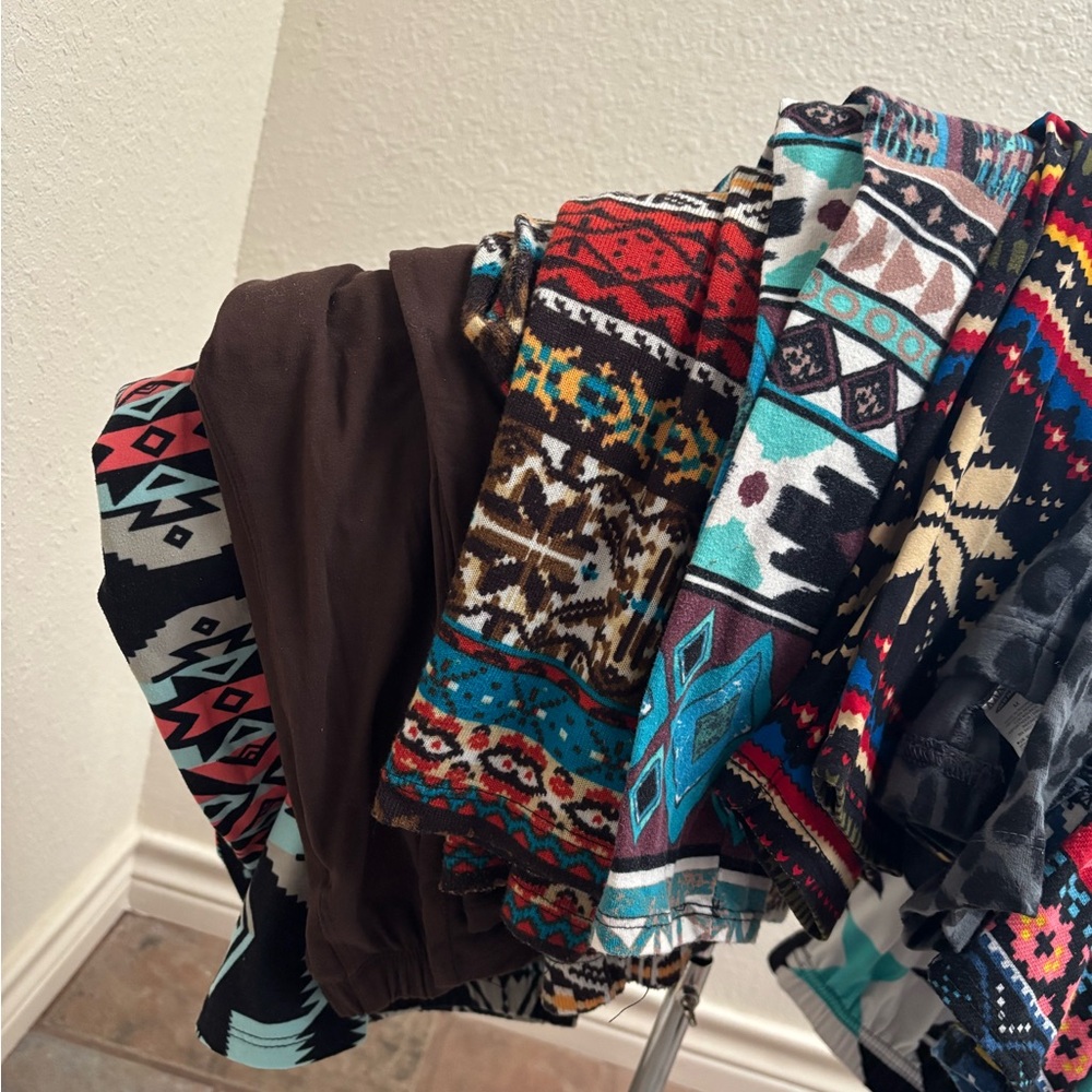 Colorful Patterned Leggings Collection - Picture 2 of 3
